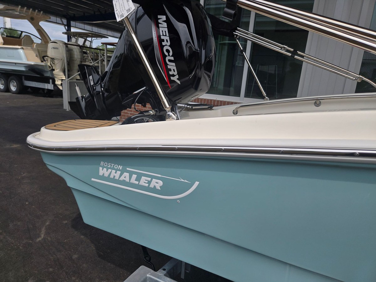 2026 Boston Whaler 130 Super Sport 2
