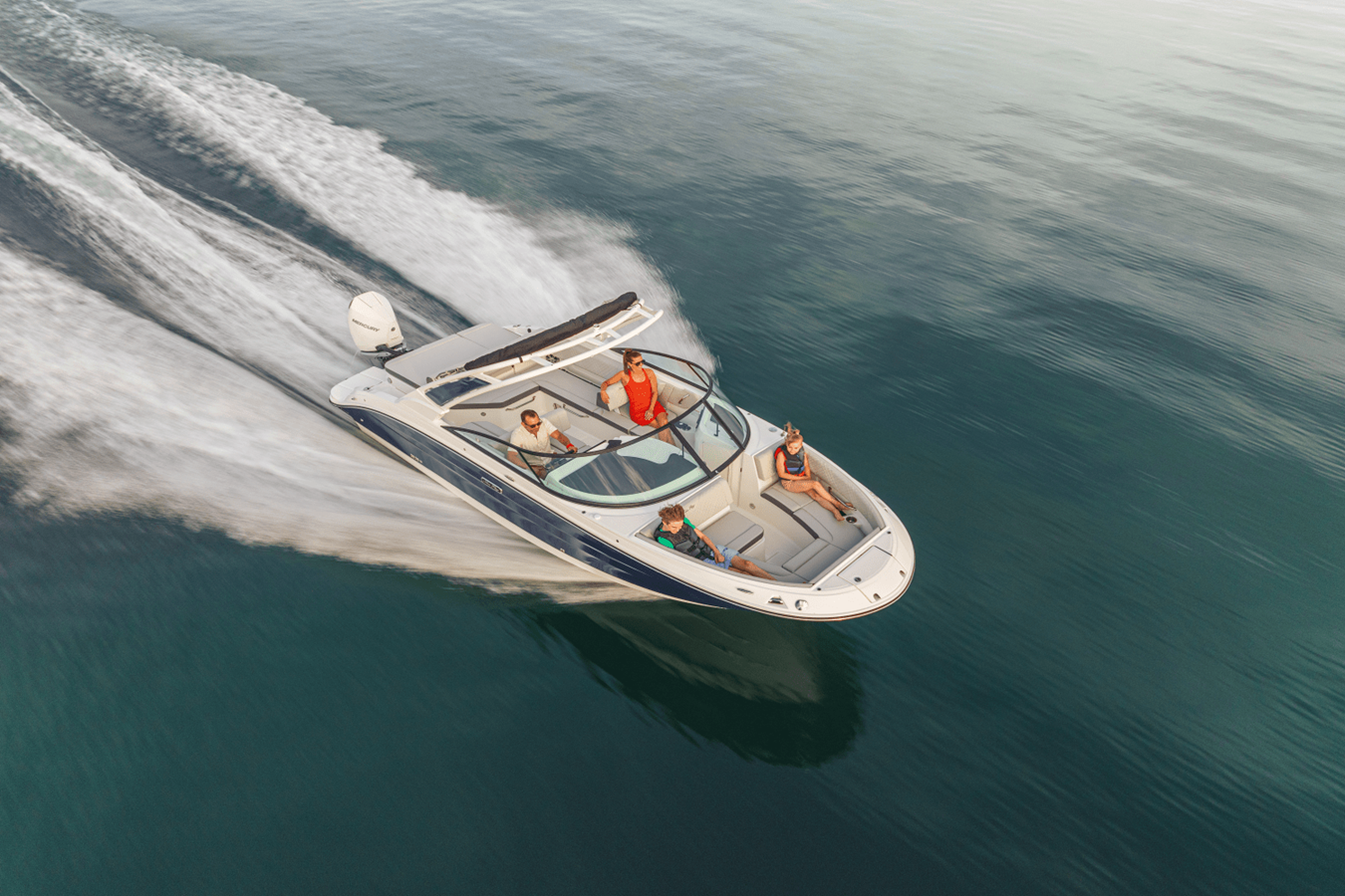 2027 Sea Ray SDX 250 Outboard 3