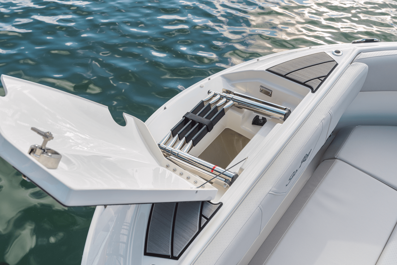 2027 Sea Ray SDX 250 Outboard 7