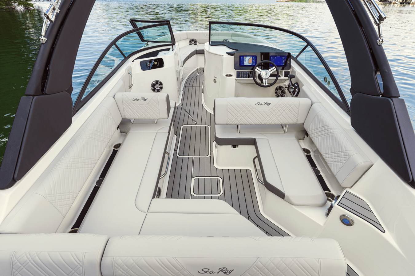 2027 Sea Ray SDX 250 Outboard 13