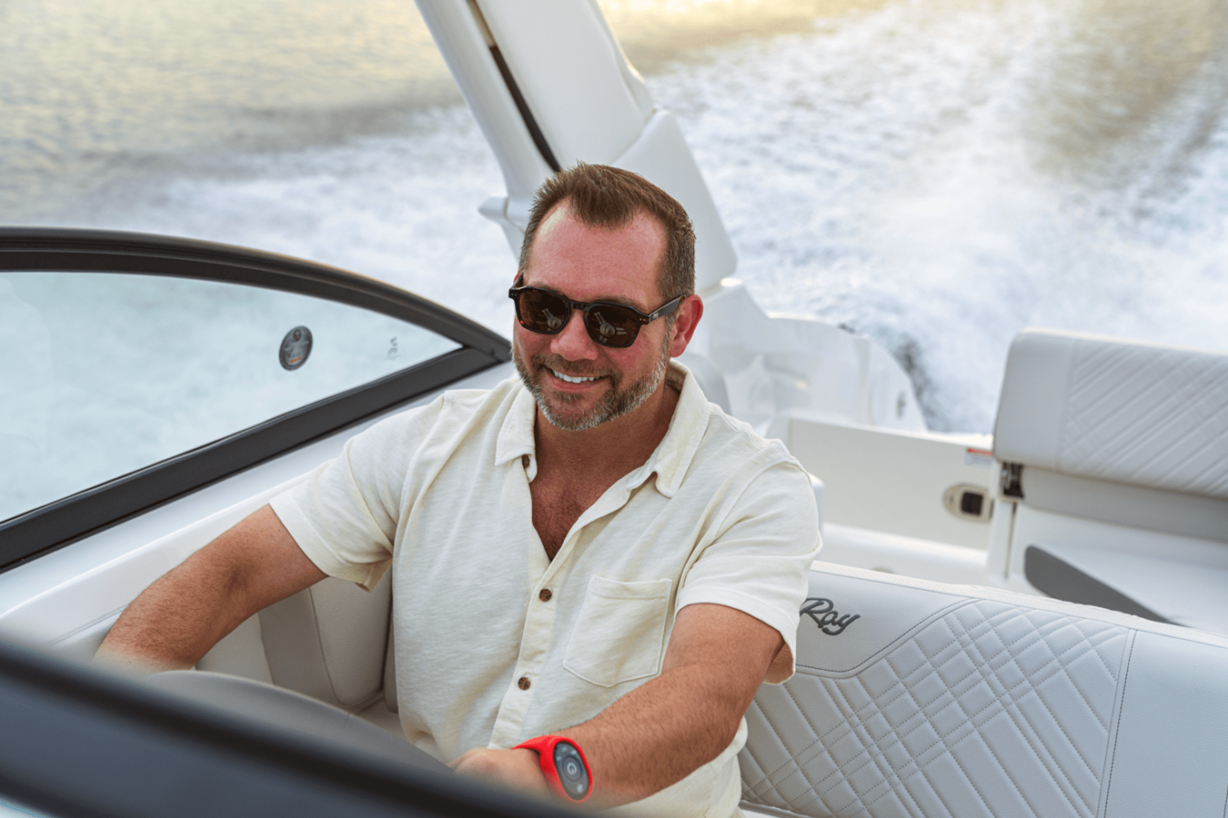 2027 Sea Ray SDX 250 Outboard 29