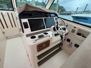 Grady-White 375 FREEDOM 32 2017 Grady-White 375 FREEDOM 33