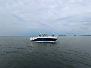 Sea Ray Sundancer 320 Outboard 1 2026 Sea Ray Sundancer 320 Outboard 2