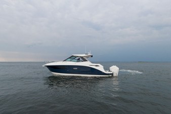 Sea Ray Sundancer 320 Outboard 2 2026 Sea Ray Sundancer 320 Outboard 3