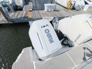 Sea Ray Sundancer 320 Outboard 6 2026 Sea Ray Sundancer 320 Outboard 7