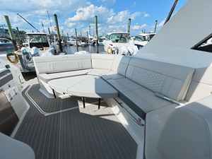 Sea Ray Sundancer 320 Outboard 12 2026 Sea Ray Sundancer 320 Outboard 13