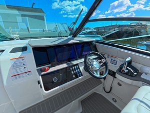 Sea Ray Sundancer 320 Outboard 16 2026 Sea Ray Sundancer 320 Outboard 17