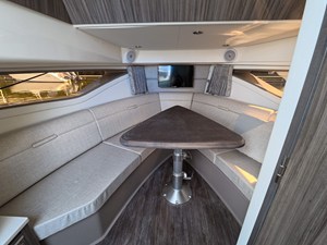 Sea Ray Sundancer 320 Outboard 20 2026 Sea Ray Sundancer 320 Outboard 21