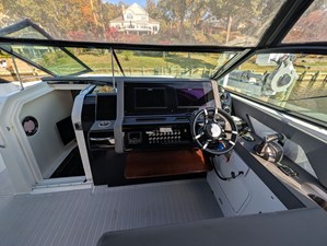 Cruisers Yachts 38 GLS I/O 16 2021 Cruisers Yachts 38 GLS I/O 17