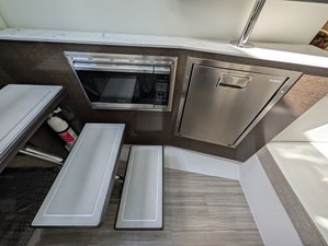 Cruisers Yachts 38 GLS I/O 46 2021 Cruisers Yachts 38 GLS I/O 47