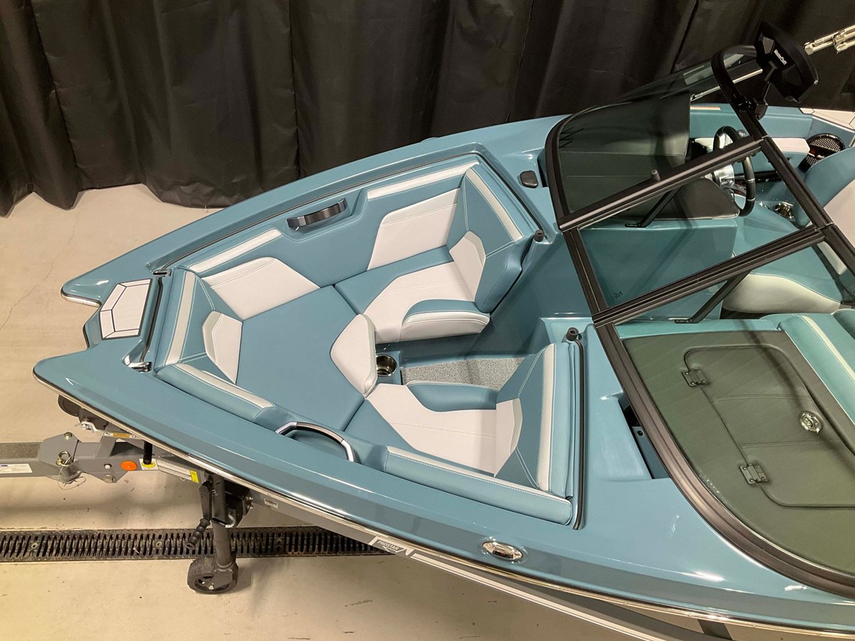 2025 Mastercraft Prostar 4