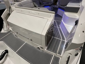 Sea Ray Sundancer 320 Outboard 4 2026 Sea Ray Sundancer 320 Outboard 5