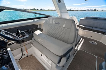 Sea Ray 310 SLX OB 25 2023 Sea Ray 310 SLX OB 26