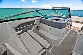 Sea Ray 310 SLX OB 31 2023 Sea Ray 310 SLX OB 32