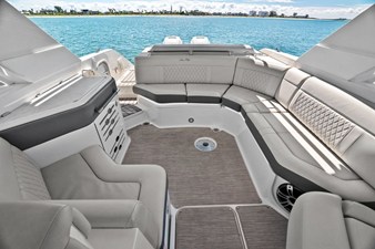 Sea Ray 310 SLX OB 35 2023 Sea Ray 310 SLX OB 36