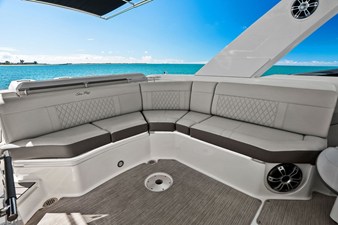 Sea Ray 310 SLX OB 38 2023 Sea Ray 310 SLX OB 39