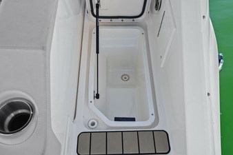 Sea Ray 310 SLX OB 44 2023 Sea Ray 310 SLX OB 45