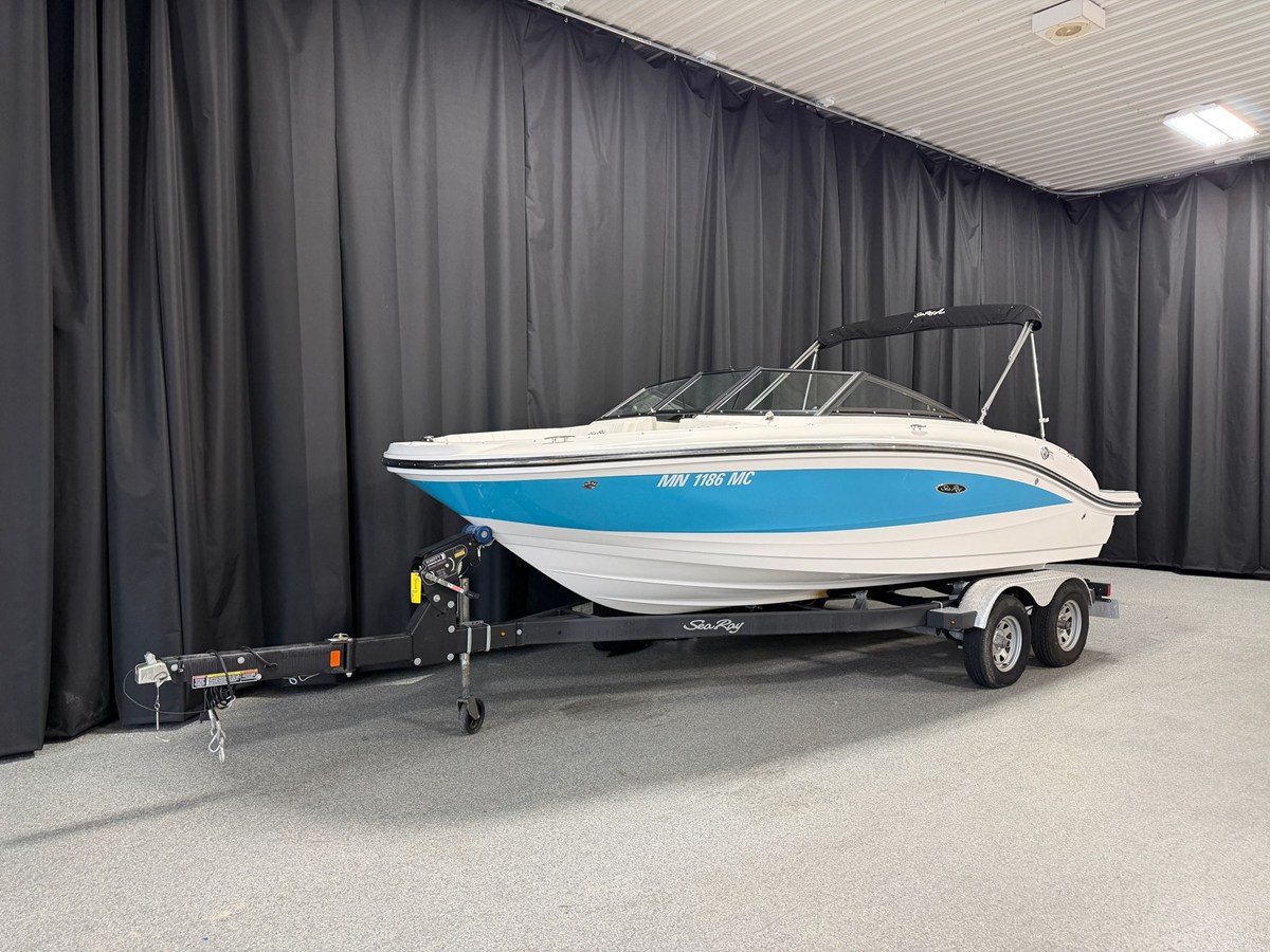 2021 Sea Ray SPX 190 3