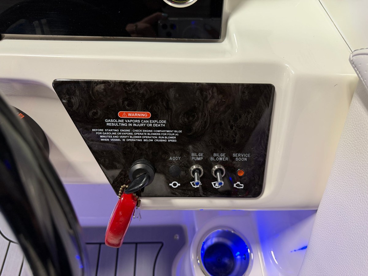 2021 Sea Ray SPX 190 50