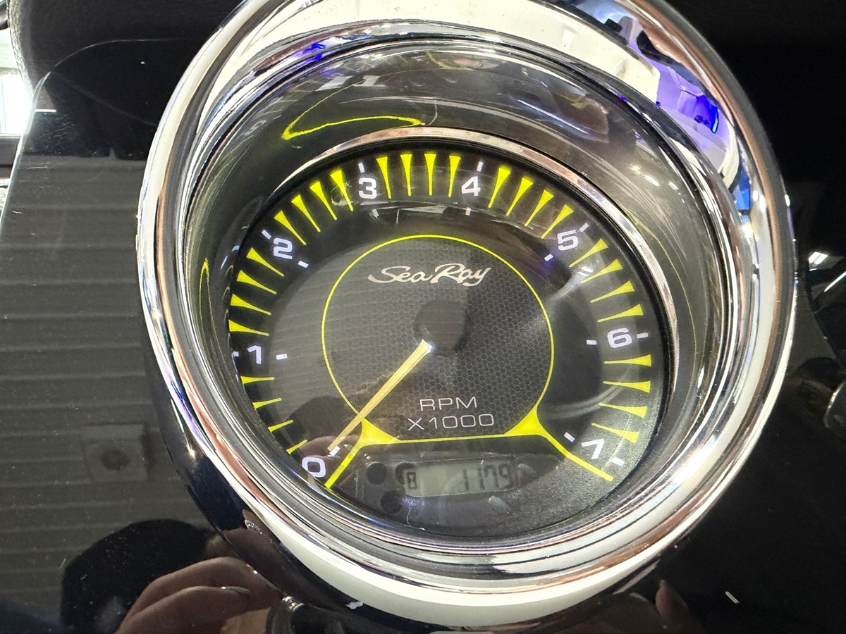 2021 Sea Ray SPX 190 52