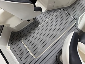 2021 Sea Ray SPX 190 33