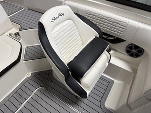 2021 Sea Ray SPX 190 36