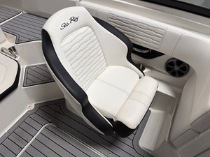 2021 Sea Ray SPX 190 37