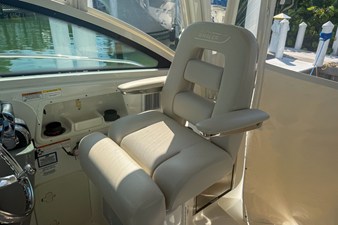 Boston Whaler 315 CONQUEST 18 2016 Boston Whaler 315 CONQUEST 19