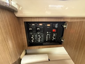 Boston Whaler 315 CONQUEST 28 2016 Boston Whaler 315 CONQUEST 29