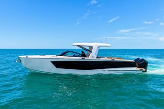 Aviara AV40 Outboard 0 2024 Aviara AV40 Outboard 1