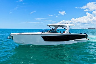 Aviara AV40 Outboard 1 2024 Aviara AV40 Outboard 2