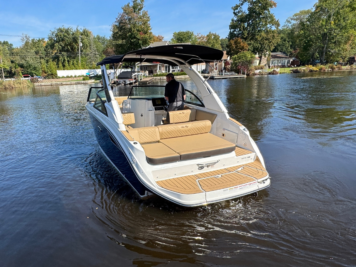 2026 Sea Ray SDX 230 4