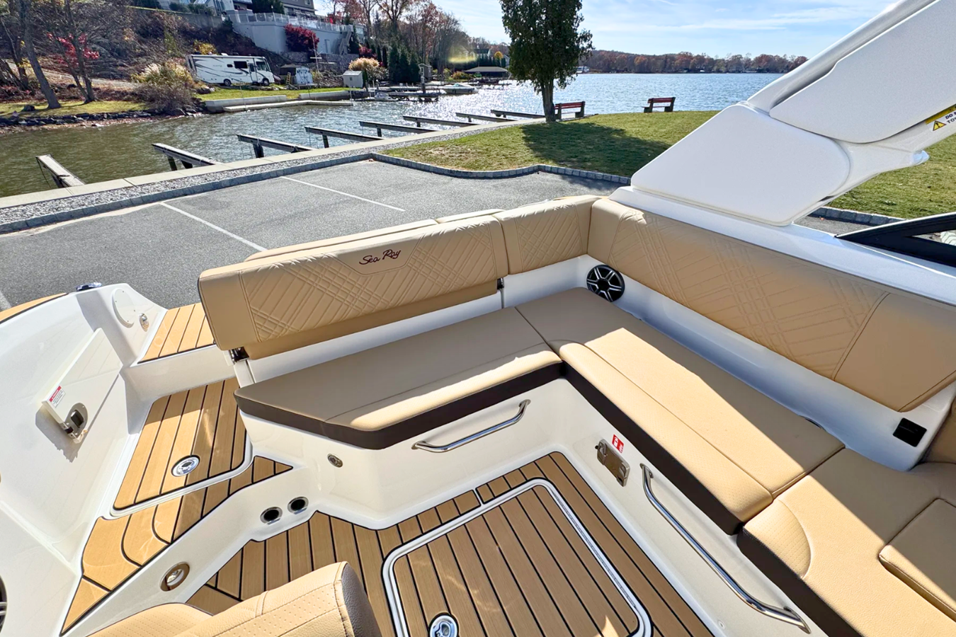 2026 Sea Ray SDX 230 10