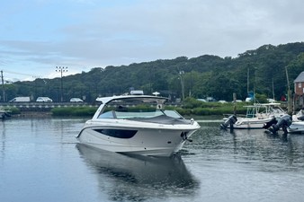 Sea Ray SLX 400 Outboard 2 2026 Sea Ray SLX 400 Outboard 3