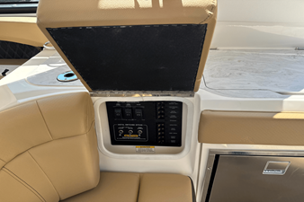 Sea Ray SLX 400 Outboard 25 2026 Sea Ray SLX 400 Outboard 26