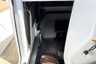 Sea Ray SLX 400 Outboard 40 2026 Sea Ray SLX 400 Outboard 41