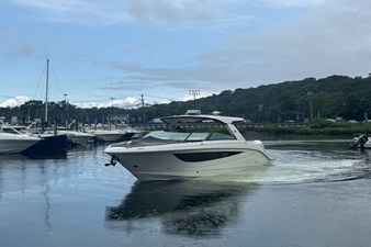 Sea Ray SLX 400 Outboard 65 2026 Sea Ray SLX 400 Outboard 66