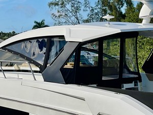 Cruisers Yachts 390 EXPRESS COUPE 6 2016 Cruisers Yachts 390 EXPRESS COUPE 7