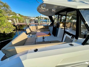 Cruisers Yachts 390 EXPRESS COUPE 7 2016 Cruisers Yachts 390 EXPRESS COUPE 8