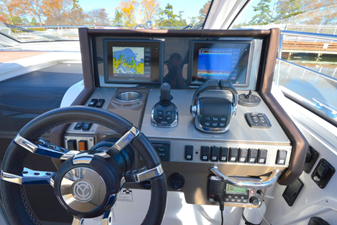 Cruisers Yachts 390 EXPRESS COUPE 14 2016 Cruisers Yachts 390 EXPRESS COUPE 15