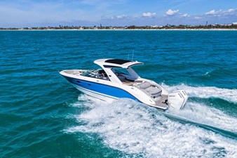 Sea Ray SLX 310 Outboard 1 2026 Sea Ray SLX 310 Outboard 2