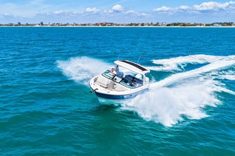 Sea Ray SLX 310 Outboard 8 2026 Sea Ray SLX 310 Outboard 9