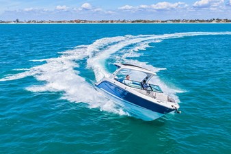 Sea Ray SLX 310 Outboard 9 2026 Sea Ray SLX 310 Outboard 10