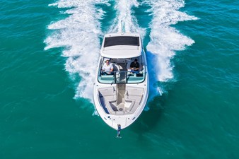 Sea Ray SLX 310 Outboard 12 2026 Sea Ray SLX 310 Outboard 13