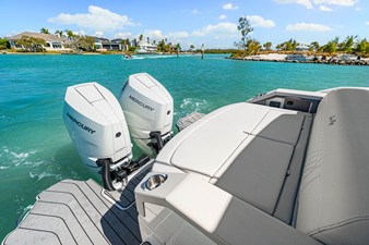 Sea Ray SLX 310 Outboard 15 2026 Sea Ray SLX 310 Outboard 16