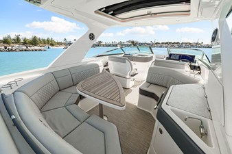 Sea Ray SLX 310 Outboard 18 2026 Sea Ray SLX 310 Outboard 19