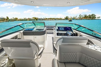 Sea Ray SLX 310 Outboard 24 2026 Sea Ray SLX 310 Outboard 25