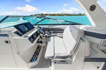 Sea Ray SLX 310 Outboard 25 2026 Sea Ray SLX 310 Outboard 26