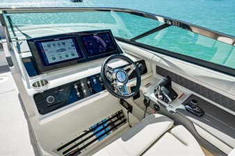 Sea Ray SLX 310 Outboard 26 2026 Sea Ray SLX 310 Outboard 27