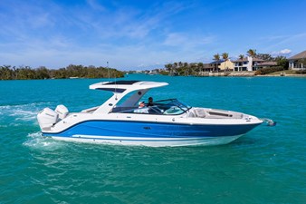 Sea Ray SLX 310 Outboard 39 2026 Sea Ray SLX 310 Outboard 40